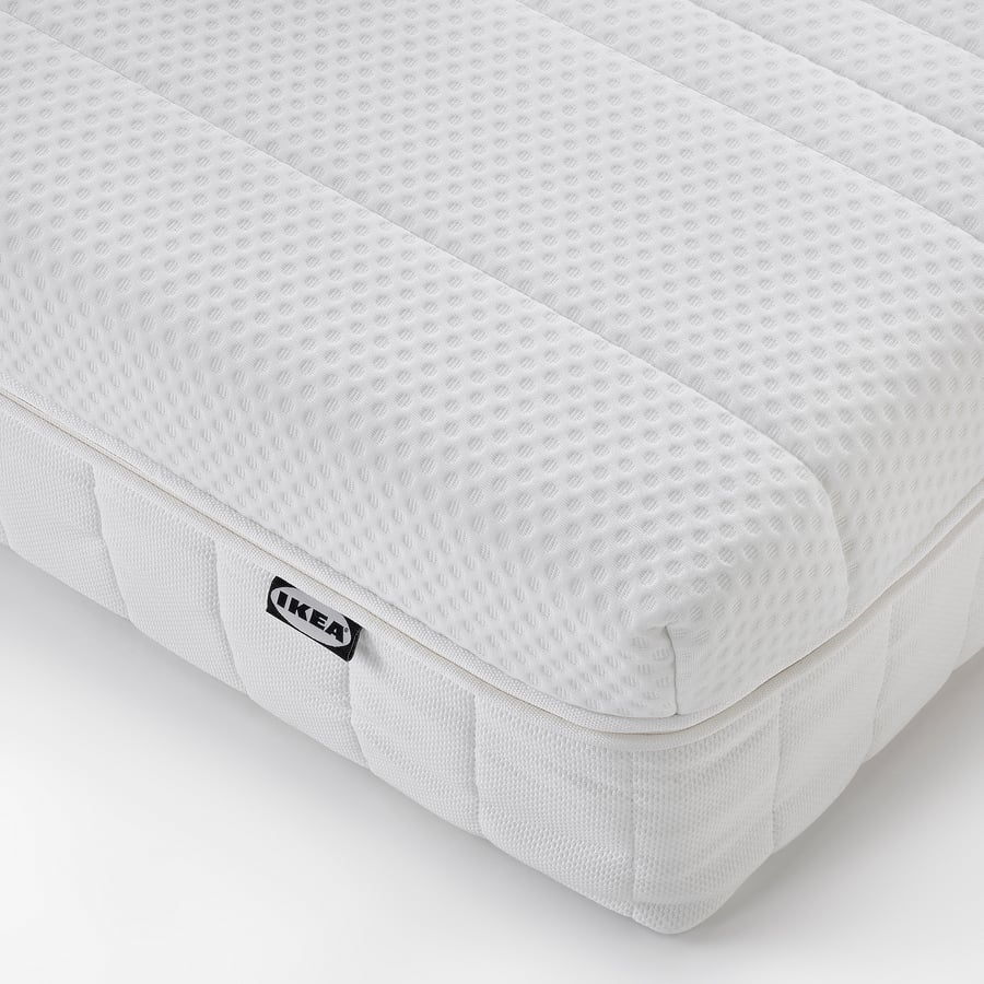 Materac IKEA ÅNNELAND, zbliżenie narożnika i pikowanego pokrycia