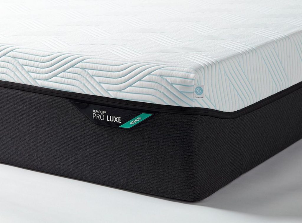 Tempur Pro Luxe SmartCool: narożnik z oznaczeniem PRO Luxe